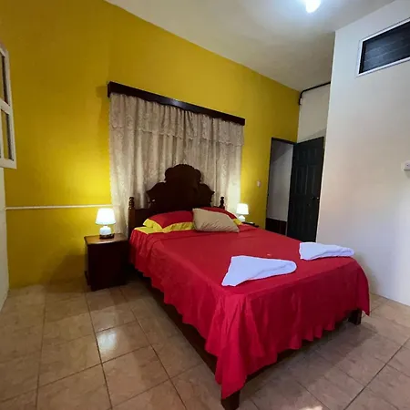 Casa Maya Itza Flores Exterior photo